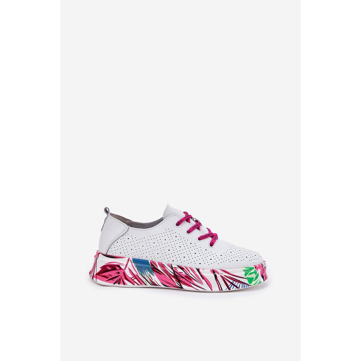 Dámske Kožené Sneakersy Na Vzorovanej Platforme Vinceza 88017 Biele