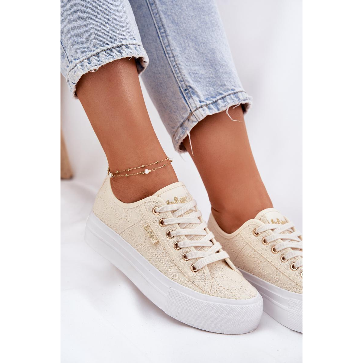 Dámske Tenisky S Čipkou Lee Cooper LCW-25-31-3440L Béžové - Béžová