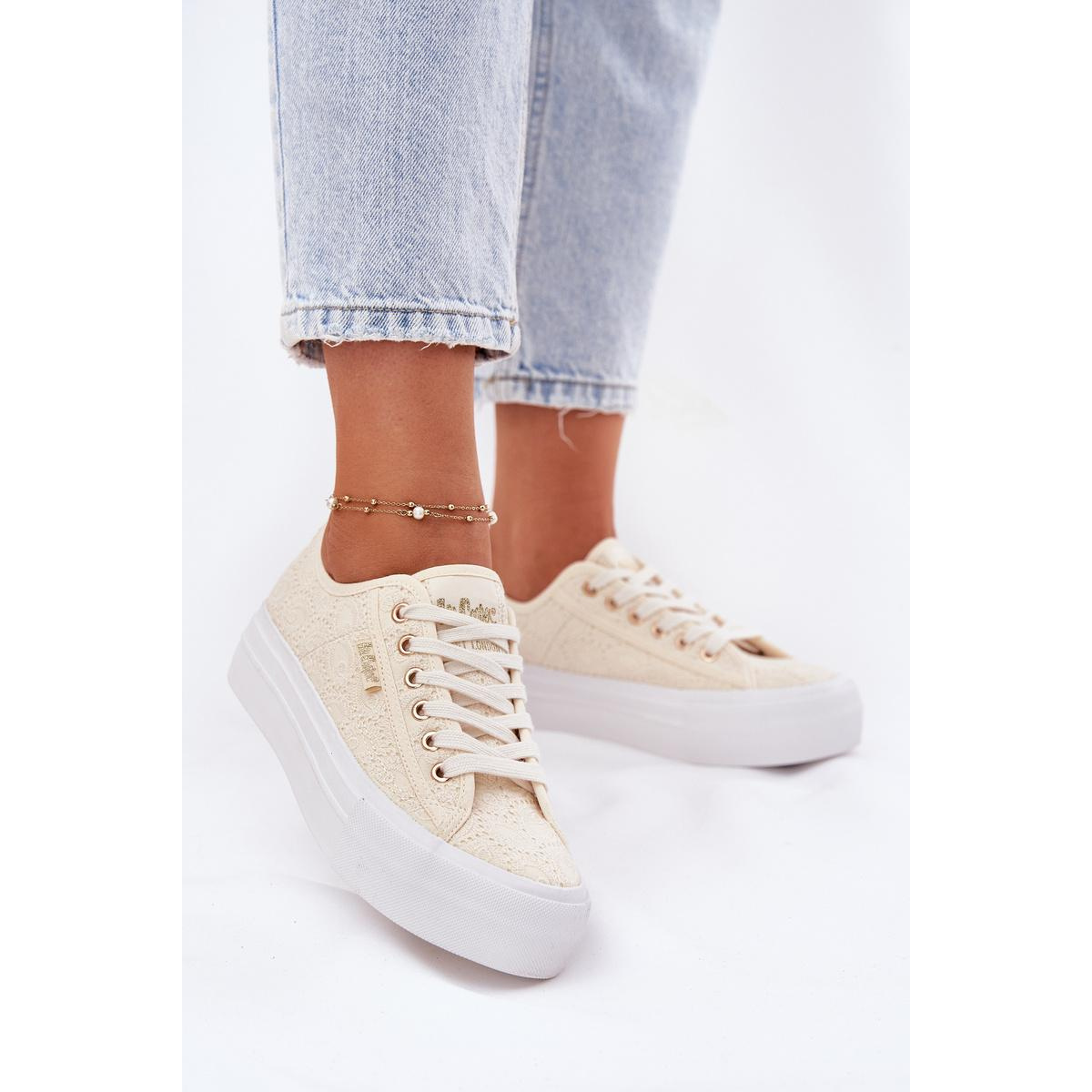 Dámske Tenisky S Čipkou Lee Cooper LCW-25-31-3440L Béžové - Béžová