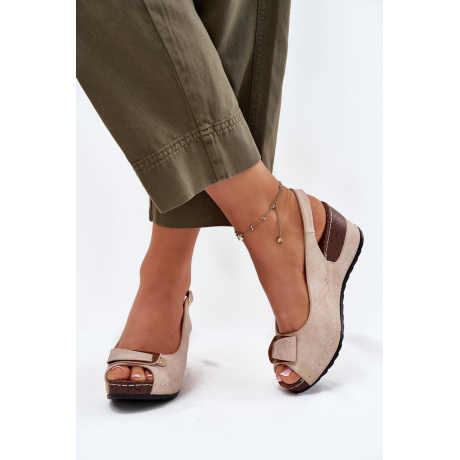 Dámske Ľahké Sandále Na Klíne Comfort Shoes Béžovo-Zlaté Efravia - Zlatá