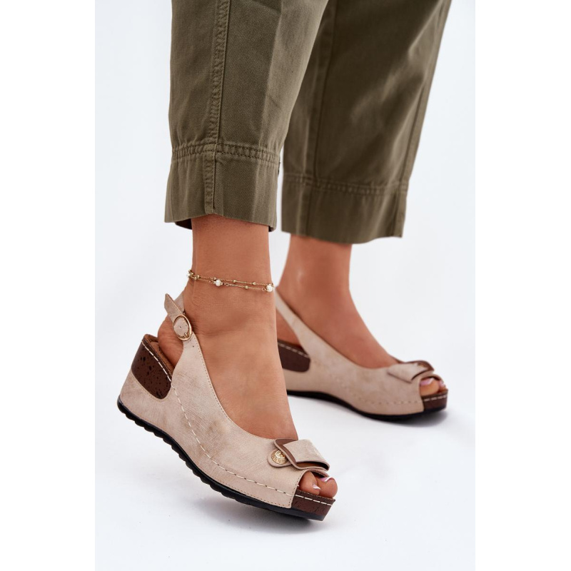 Dámske Ľahké Sandále Na Klíne Comfort Shoes Béžovo-Zlaté Efravia - Zlatá