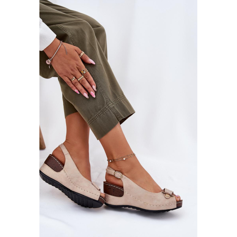 Dámske Ľahké Sandále Na Klíne Comfort Shoes Béžovo-Zlaté Efravia - Zlatá