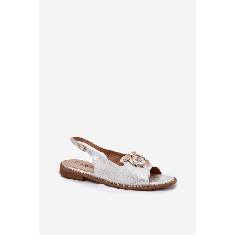 Elegantné sandále s ozdobou na plochom podpätku S.Barski KV51-003 strieborné - Srebrny