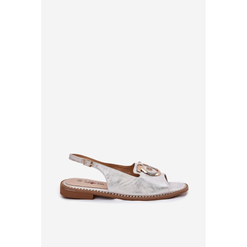 Elegantné sandále s ozdobou na plochom podpätku S.Barski KV51-003 strieborné - Srebrny