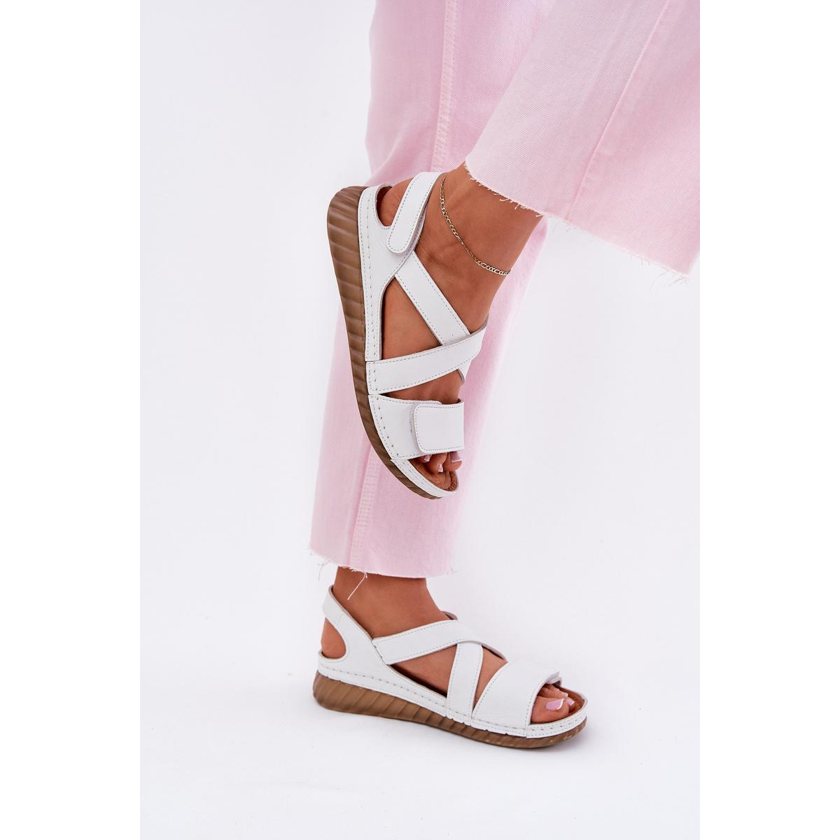Dámske Kožené Sandále Na Suchý Zips Maciejka L6848-11 Bielé - Biela