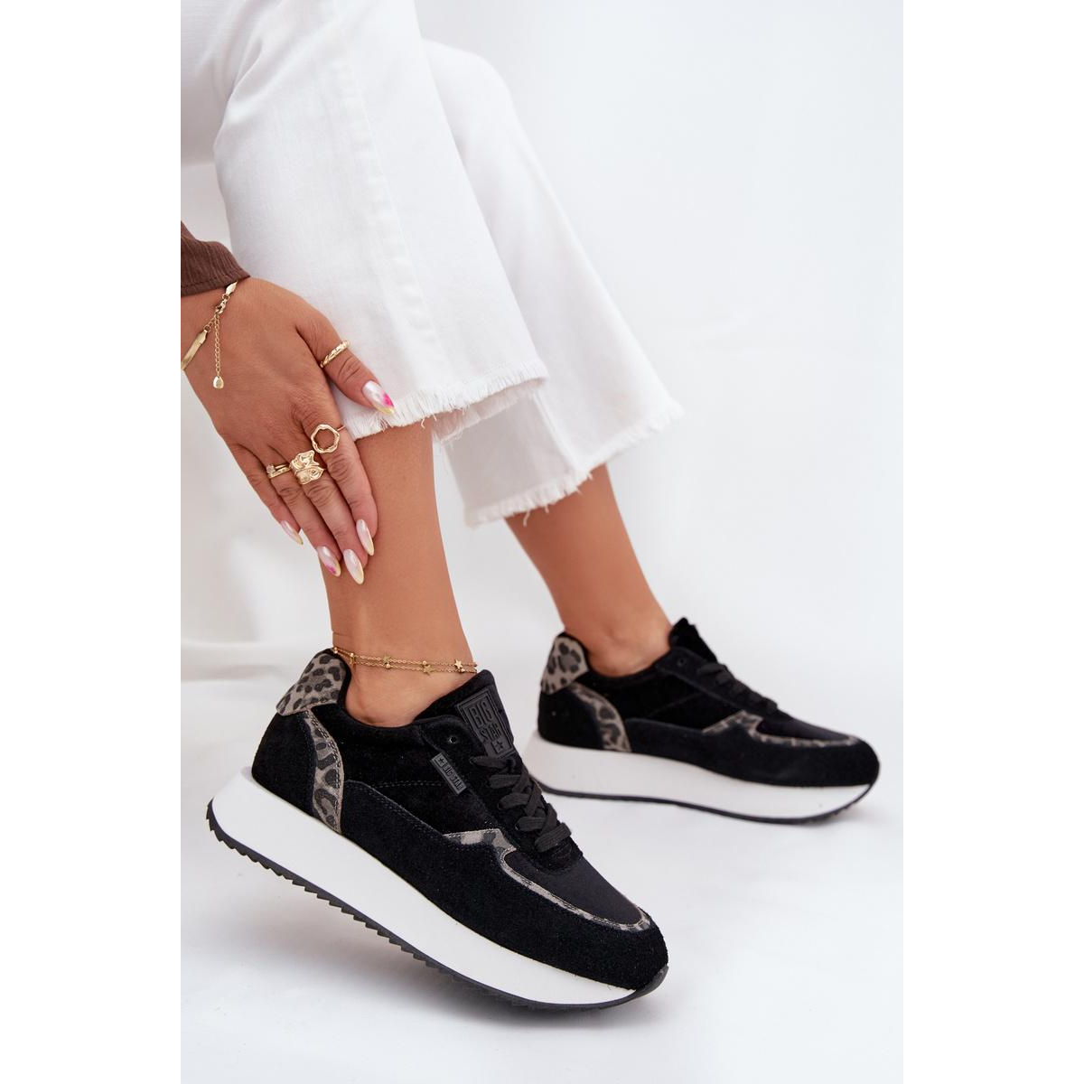 Dámske Zamszové Sneakersy Big Star OO274A312 HI-POLY SYSTEM Čierne Panther - Čierna