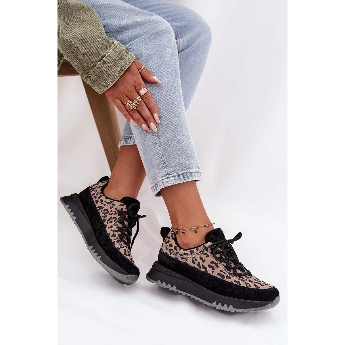 Semišové zateplené dámske tenisky na platforme Vinceza 66836 Leopard Potlač Čierne - Čierna
