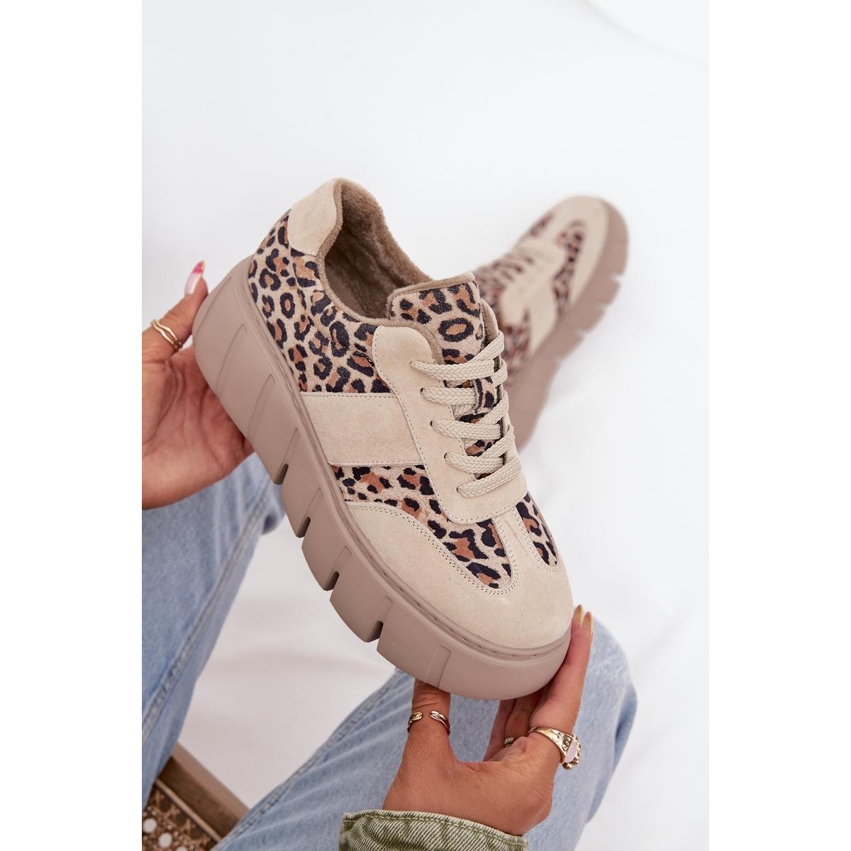 Semišové zateplené dámske tenisky na masívnej platforme Vinceza 66841 Leopard béžové - Béžová