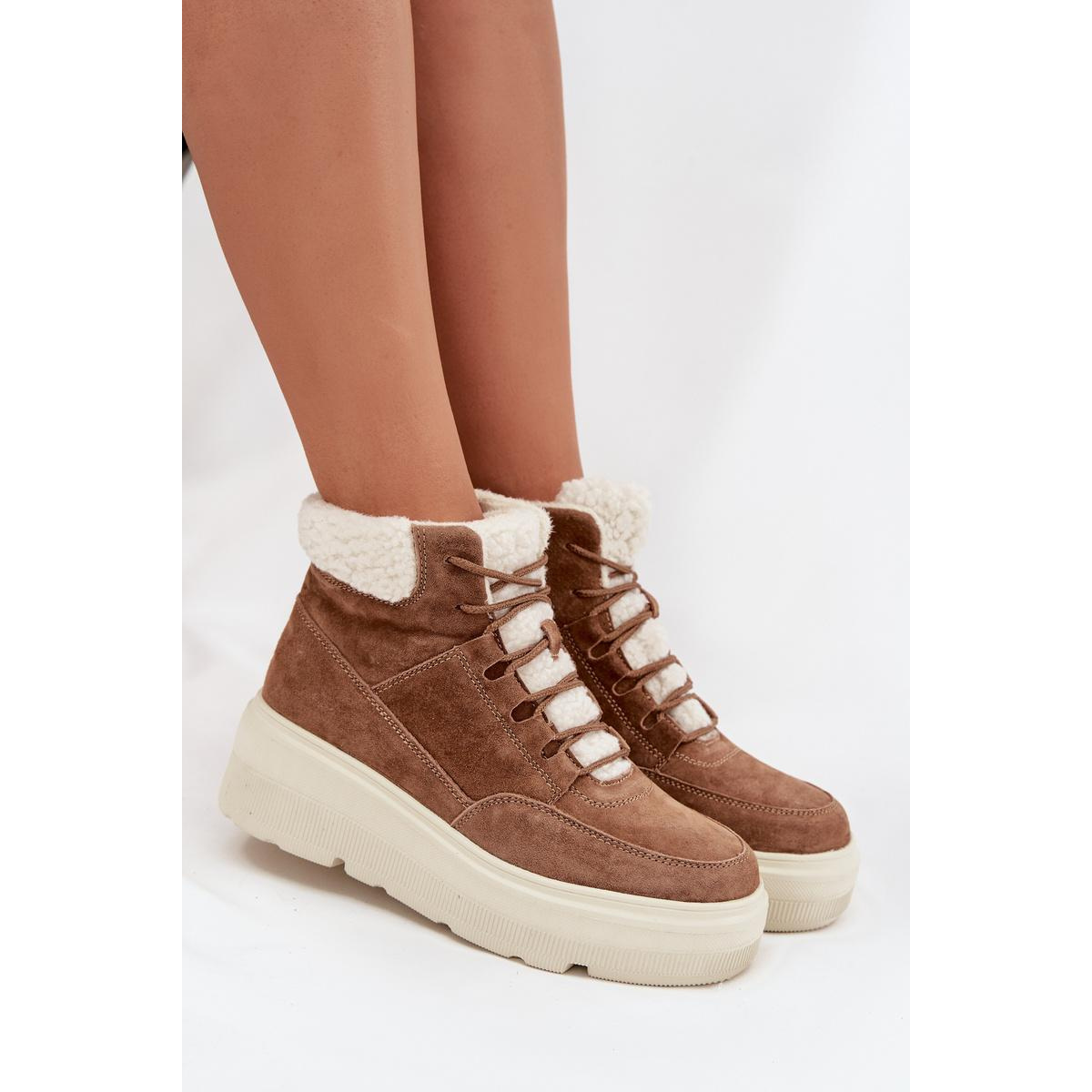 Semišové dámske snehule s kožušinou na platforme Vinceza 95354 Camel - Odtiene hnedej a béžovej