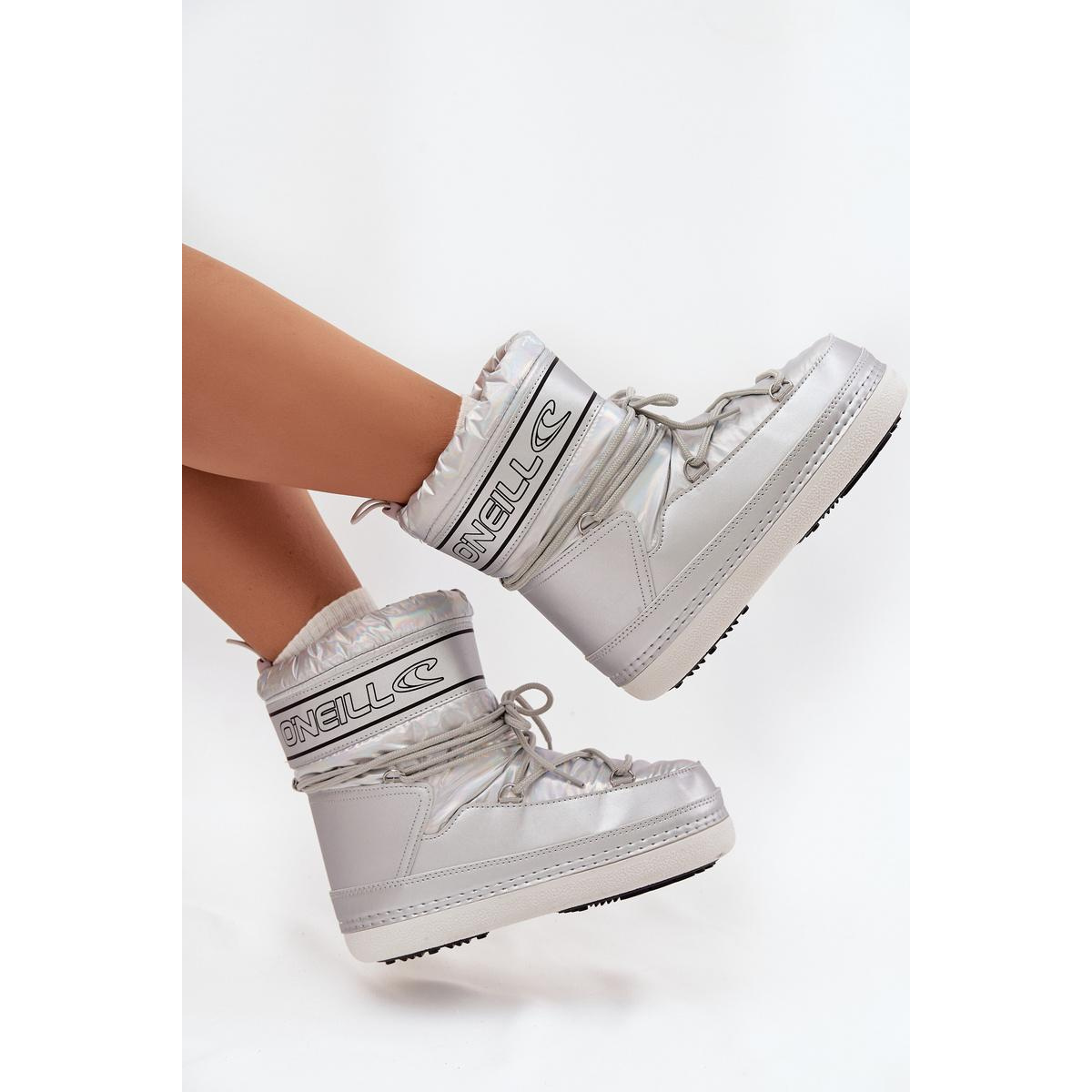 Dámske zimné čižmy s šnúrkami O'NEILL LISA WOMEN HIGH 90253012.99S Strieborné - Srebrny