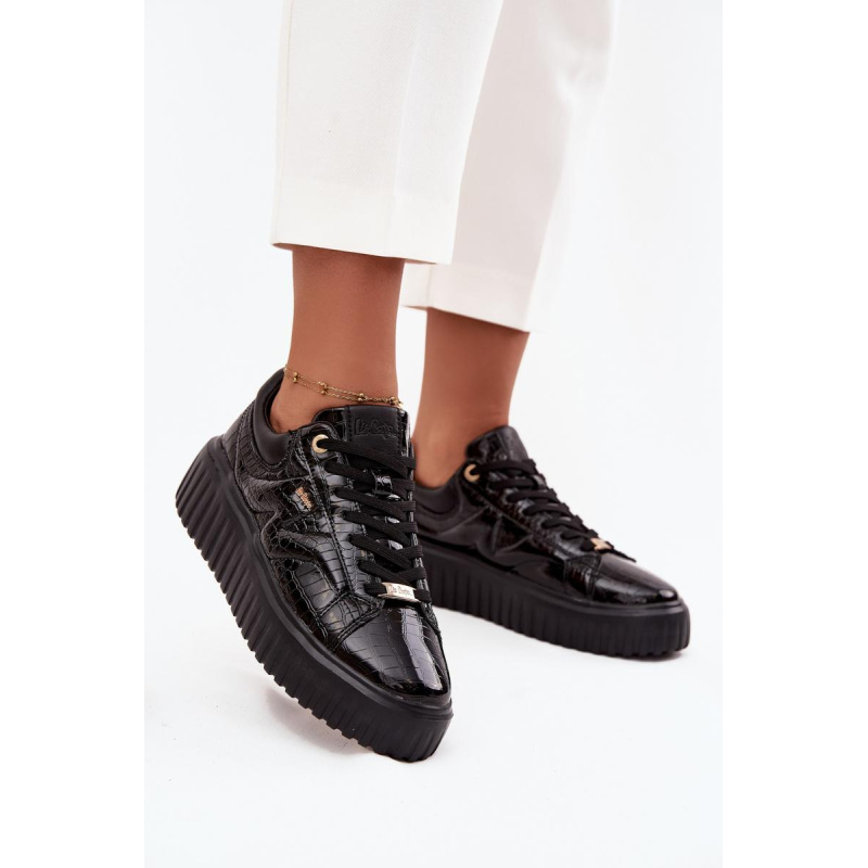 Lakovane dámske sneakers na platforme Lee Cooper LCJ-25-09-3870 Čierne