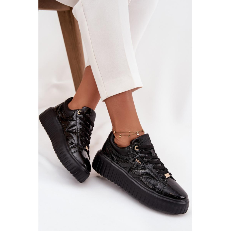 Lakovane dámske sneakers na platforme Lee Cooper LCJ-25-09-3870 Čierne