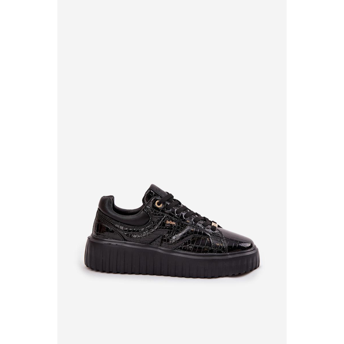 Lakovane dámske sneakers na platforme Lee Cooper LCJ-25-09-3870 Čierne