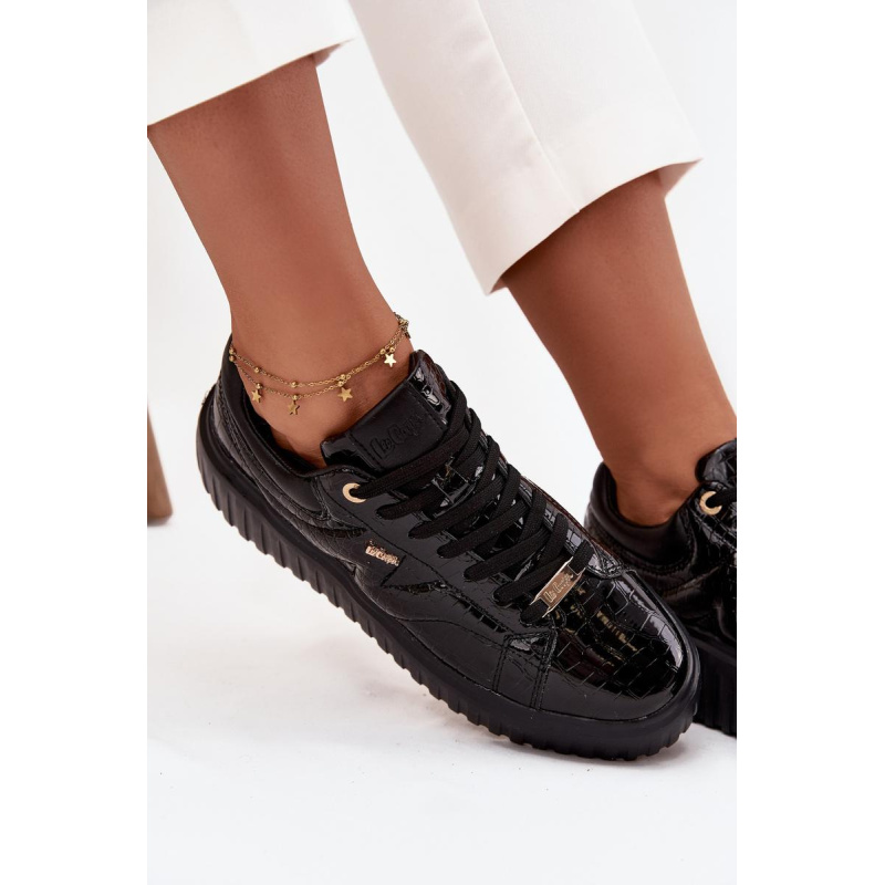Lakovane dámske sneakers na platforme Lee Cooper LCJ-25-09-3870 Čierne
