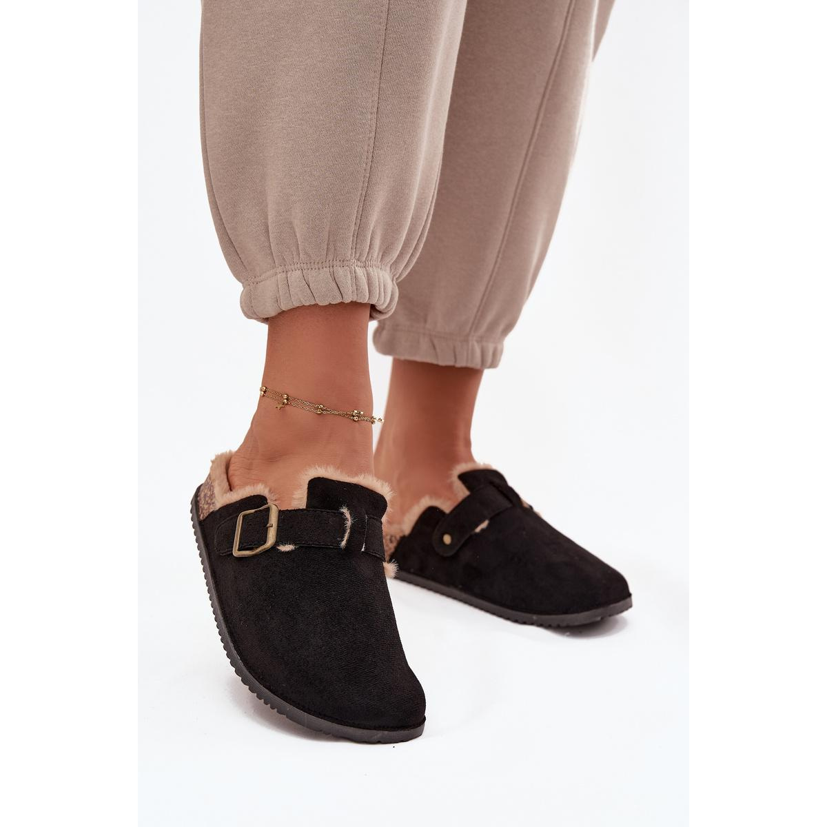 Dámske papuče s kožušinou s klipom Čierne Sylisse - Čierna