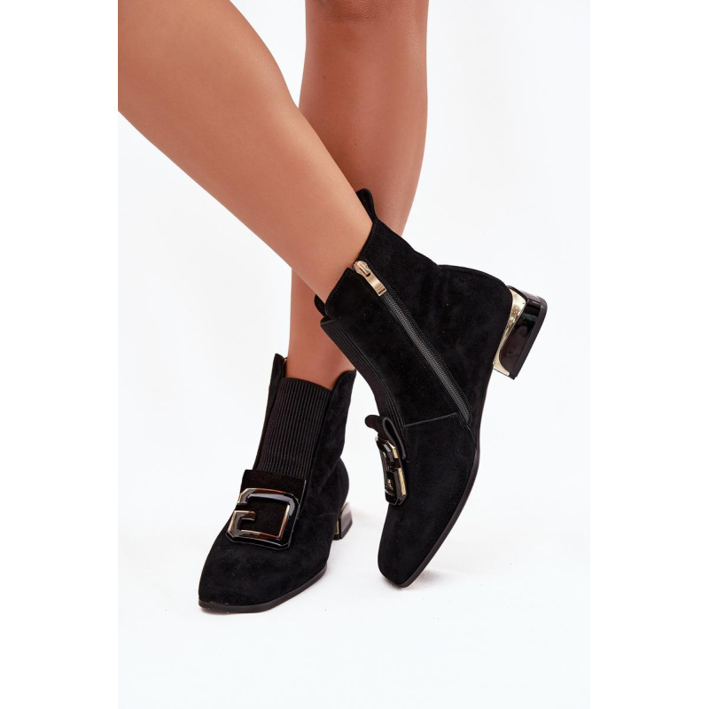 Kožené semišové dámske členkové topánky na nízkom podpätku s ozdobou D&A MR52-217 Čierne - Čierna